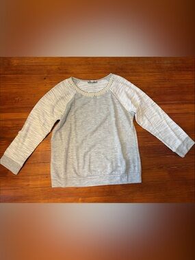 On Carnaby Light Gray Raglan Sweatshirt with Beaded Neckline Size large